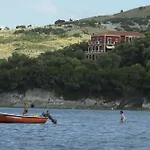 Apraos Bay Hotel
